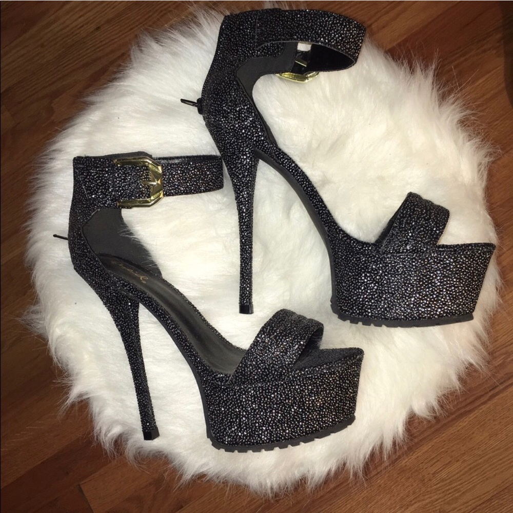 Multi-patterned platform heel bundle - Picture 2 of 2